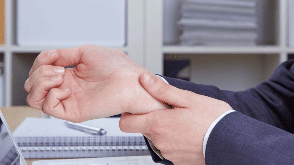 treating carpal tunnel syndrome in the workplace with physical therapy 2